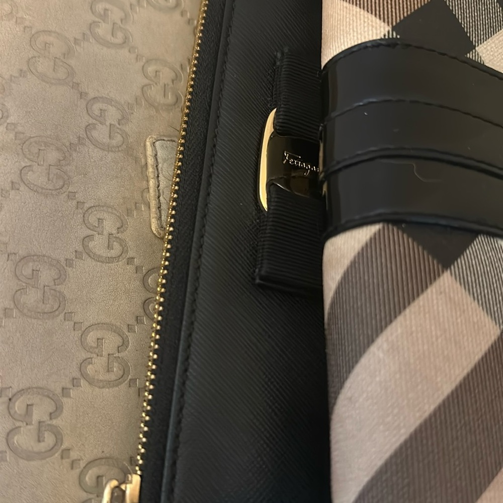 $3 wallet auction